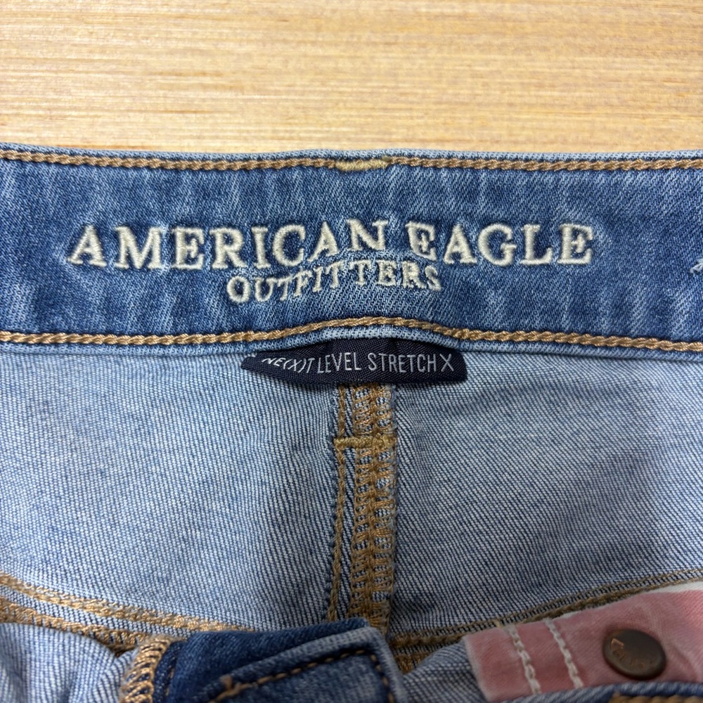 American Eagle Next Level Stretch Hi-Rise Shortie Womens 8 Distressed USA Ripped - Picture 4 of 9